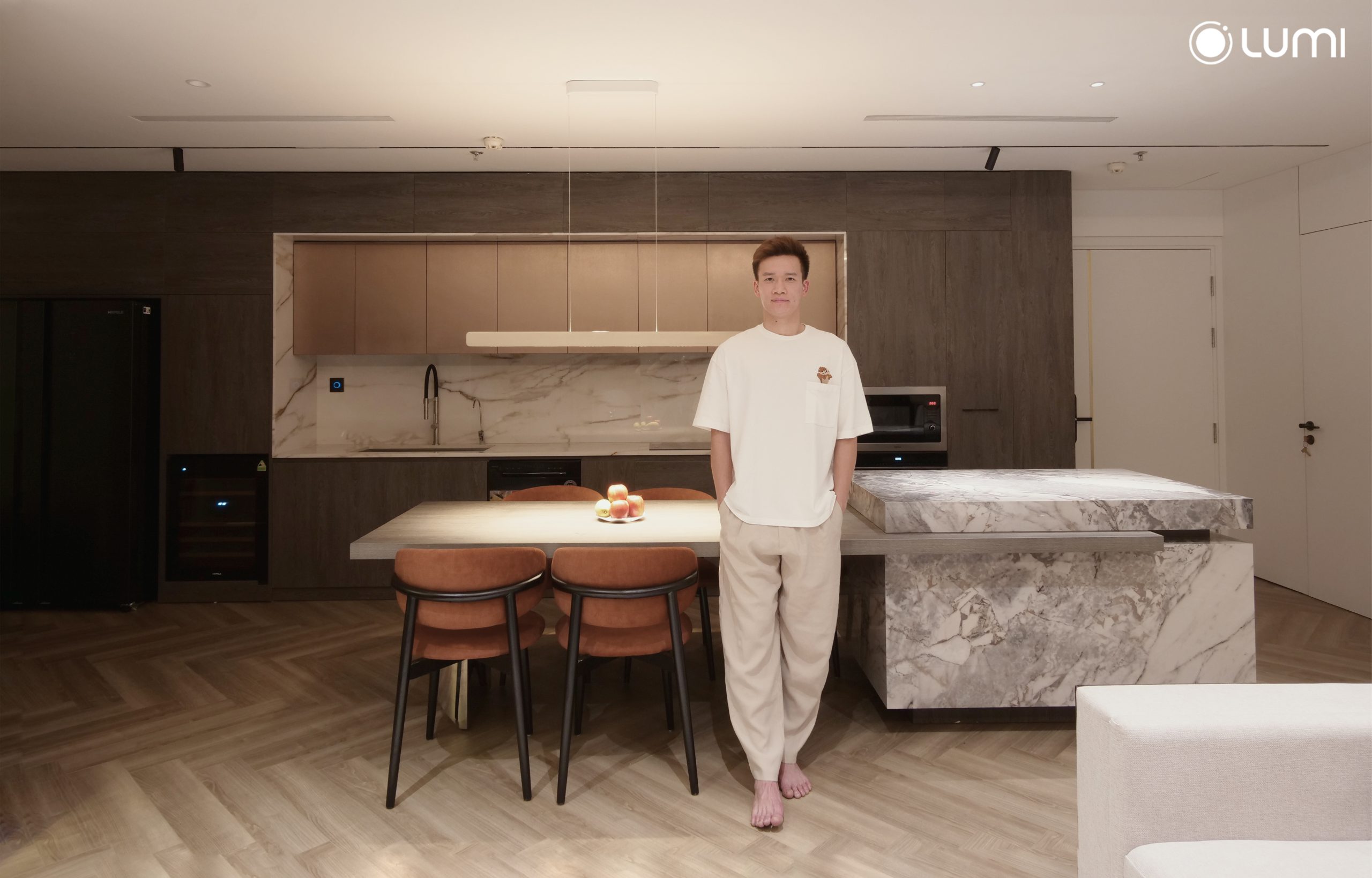 Cau thu Hoang Duc su dung thiet bi Nha thong minh Lumi vung tau 9